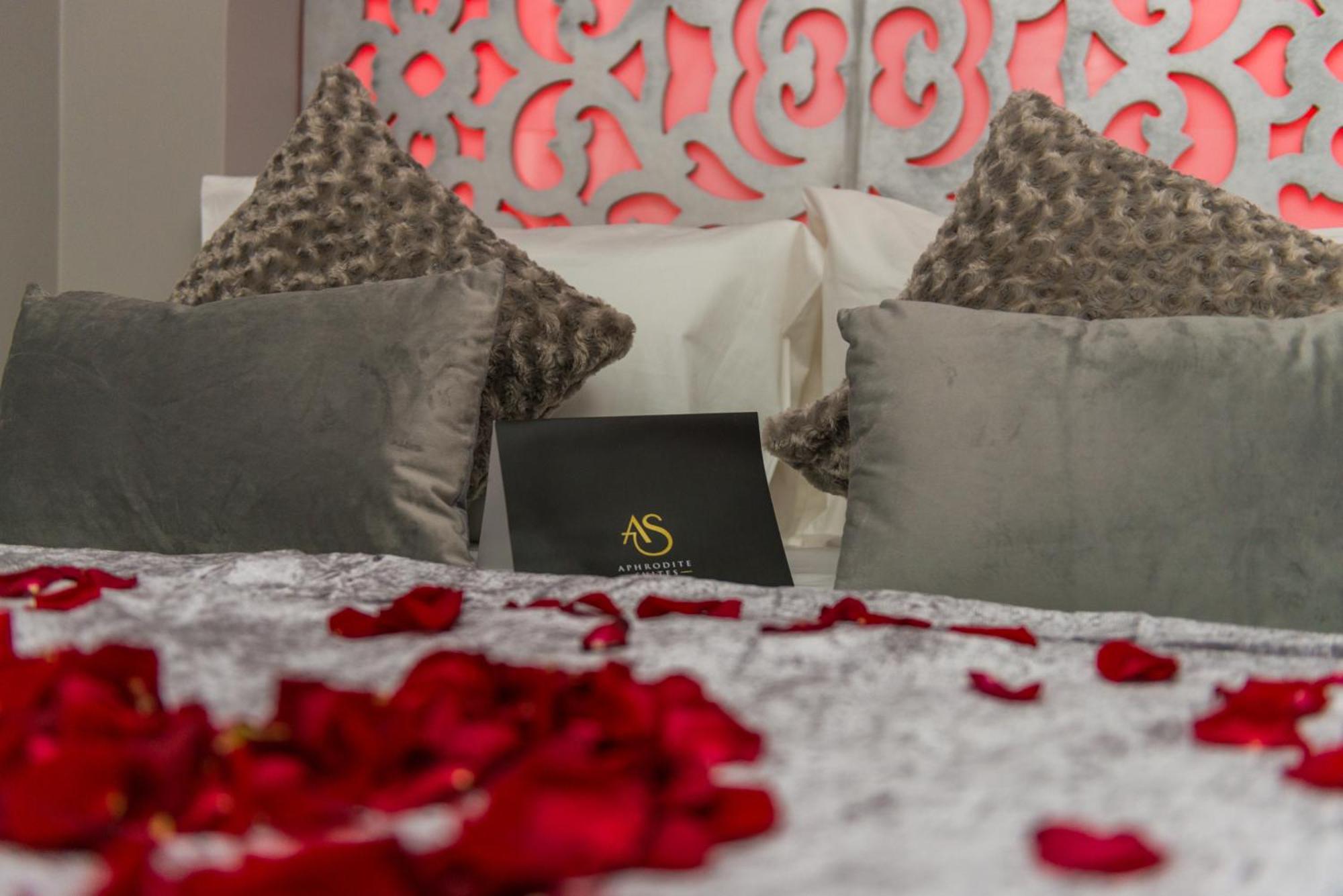 Aphrodite Suites Χάντερσφιλντ Δωμάτιο φωτογραφία
